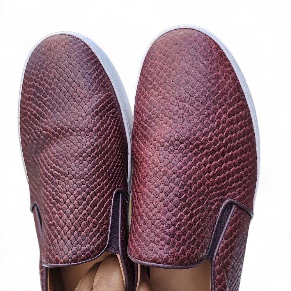 Vionic Midi SnakeTextured Maroon Slip-On Sneakers Size 10 - Picture 4 of 8